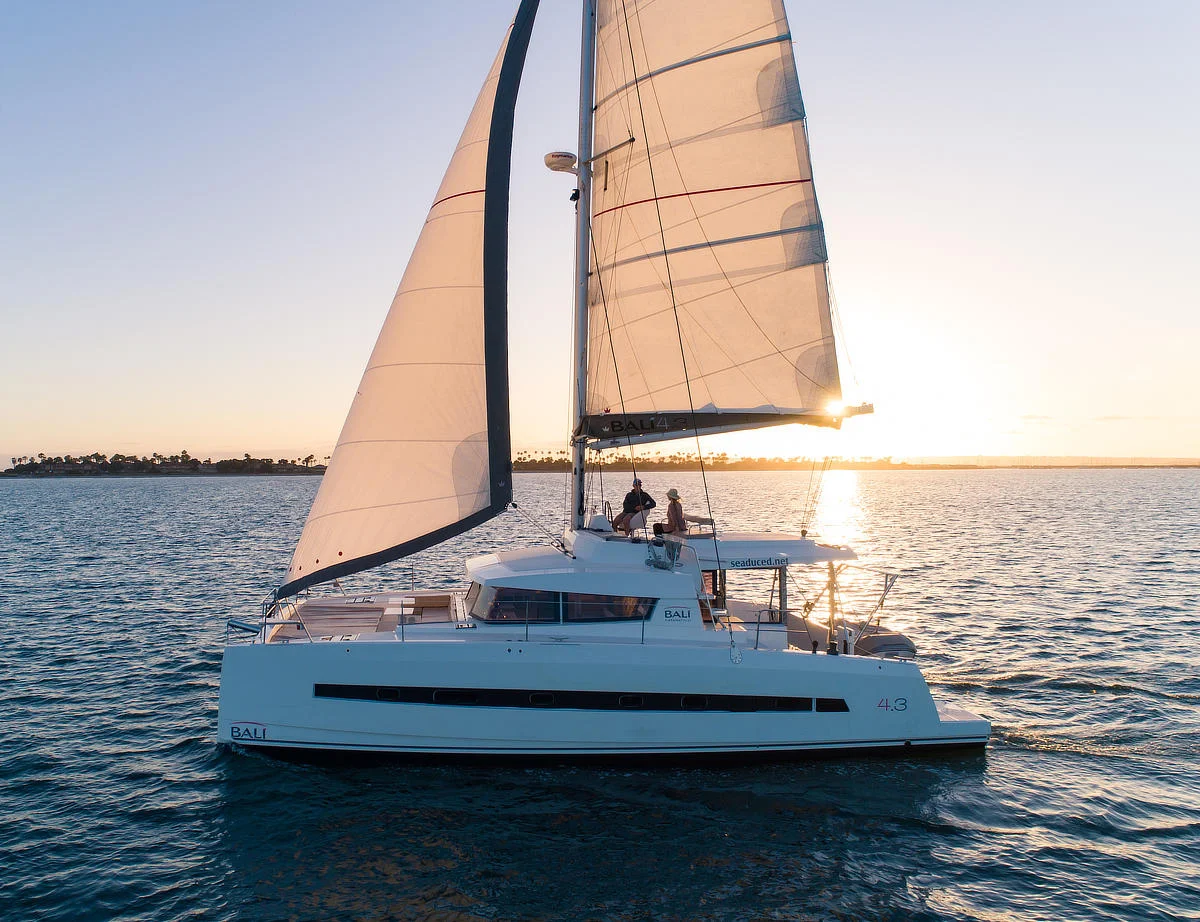 Gigspace (Bali 4.3) at Marina del Rey - under sail